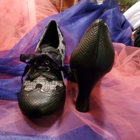 WOW....Ruby Shoo........from England - Picture 3 of 7